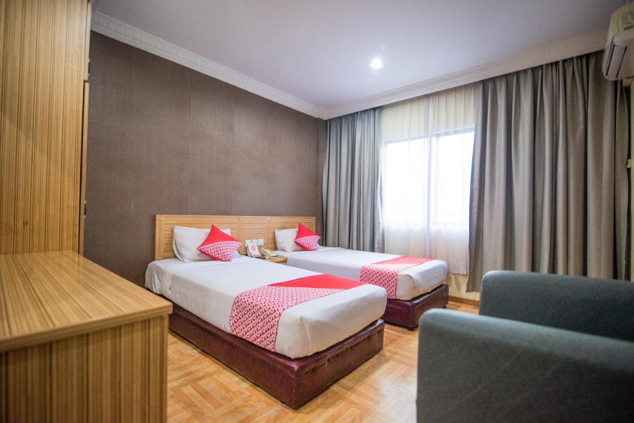 Halim Hotel Tanjung Pinang Ngoại thất bức ảnh