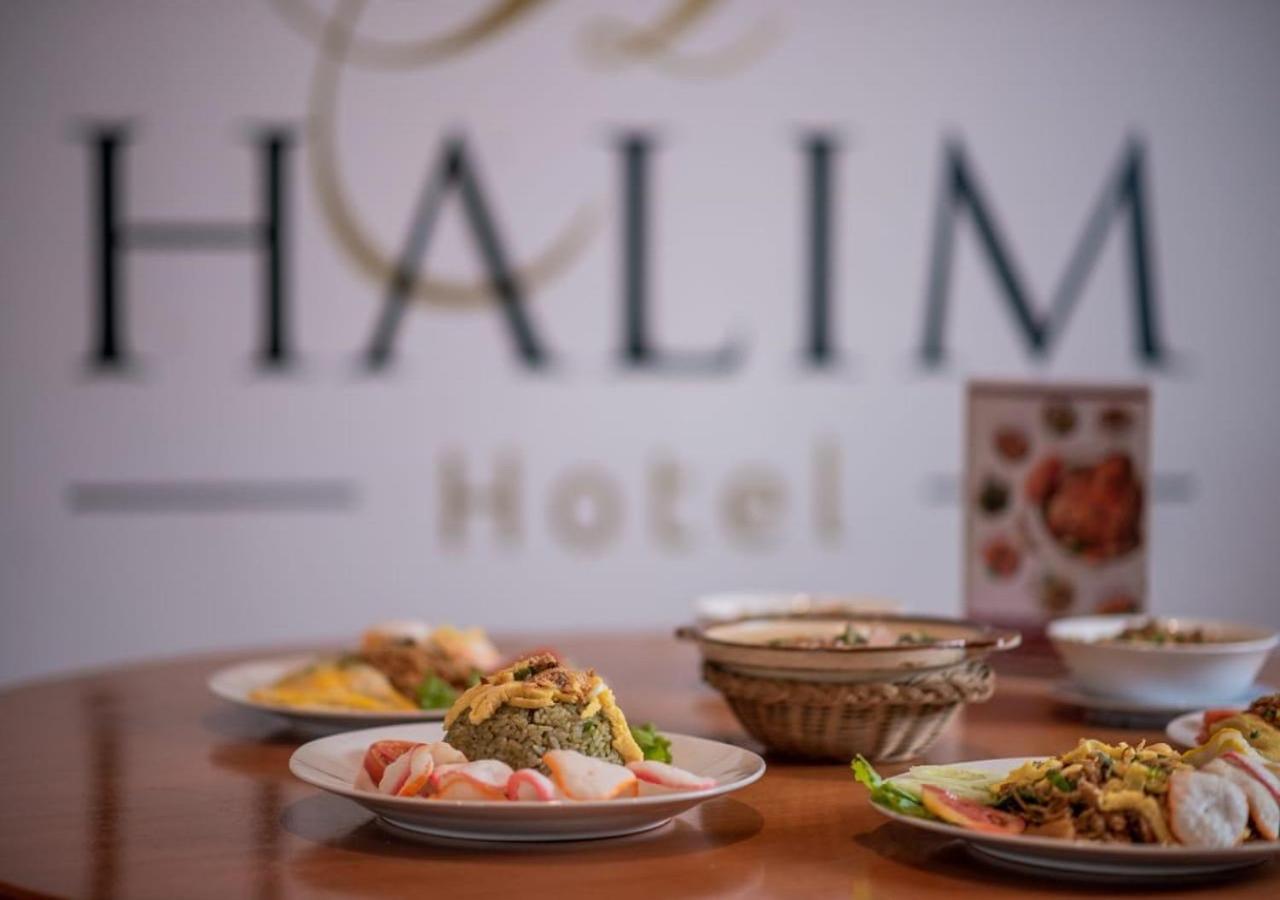 Halim Hotel Tanjung Pinang Ngoại thất bức ảnh