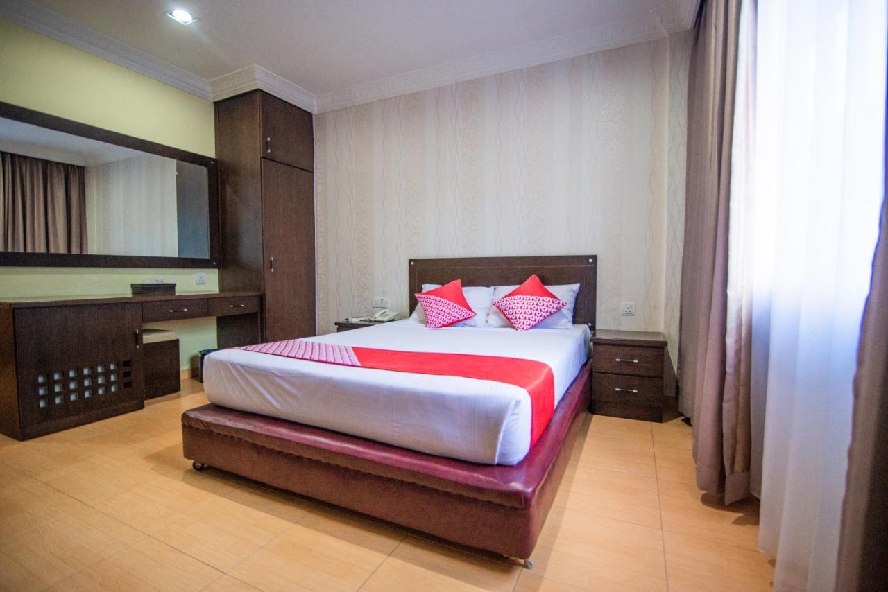 Halim Hotel Tanjung Pinang Ngoại thất bức ảnh