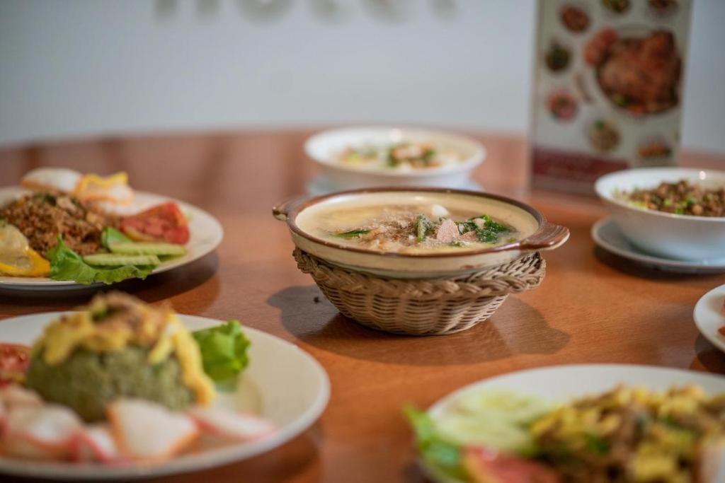 Halim Hotel Tanjung Pinang Ngoại thất bức ảnh