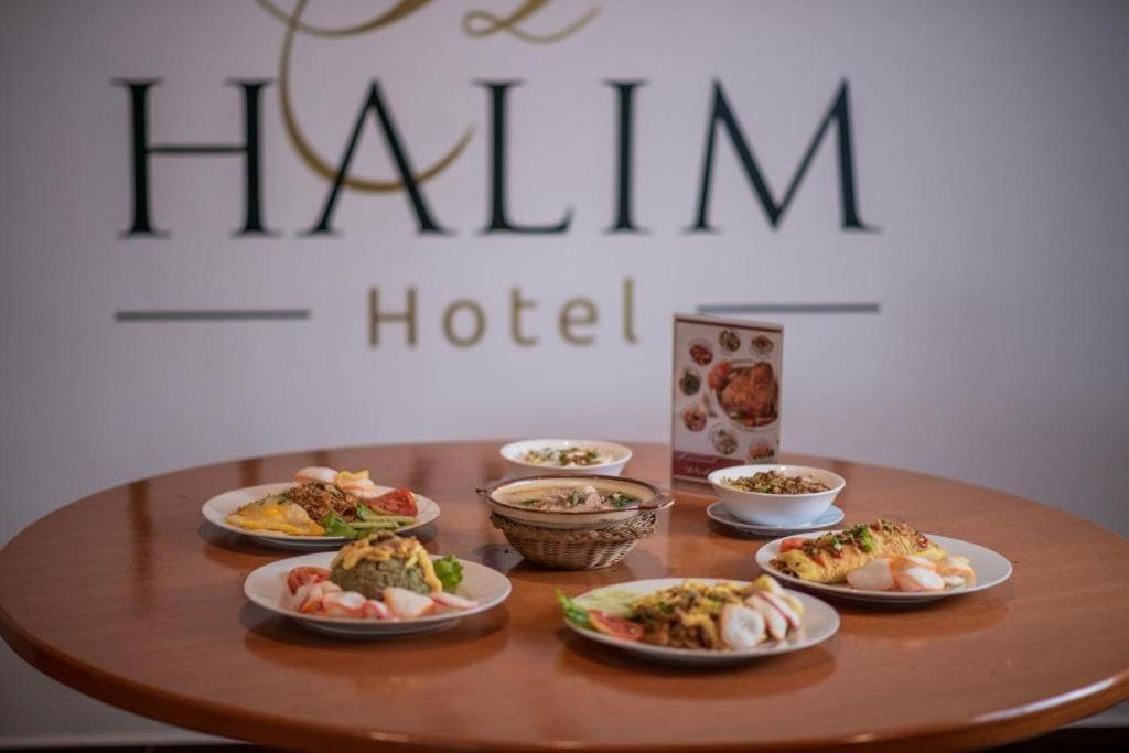 Halim Hotel Tanjung Pinang Ngoại thất bức ảnh